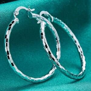 Women's Retro Classic Disco Hoop Earrings Vtg Geometric 1.5 in. 3mm Fashion Gift